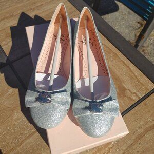 Hello Kitty Silver Glitter Ballet Flats Never Women 7.5 (Style MW1J12-Halle)